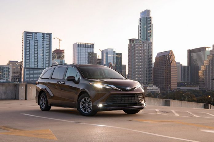 2021-toyota-sienna