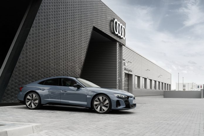 2021-audi-rs-e-tron-gt-1