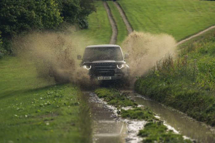 2022 Land Rover Defender V8-2