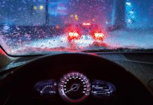 yağmurlu havada araba kullanmak