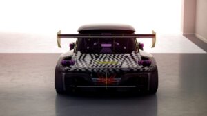 Renault R5 Turbo 3E arkadan görünüm