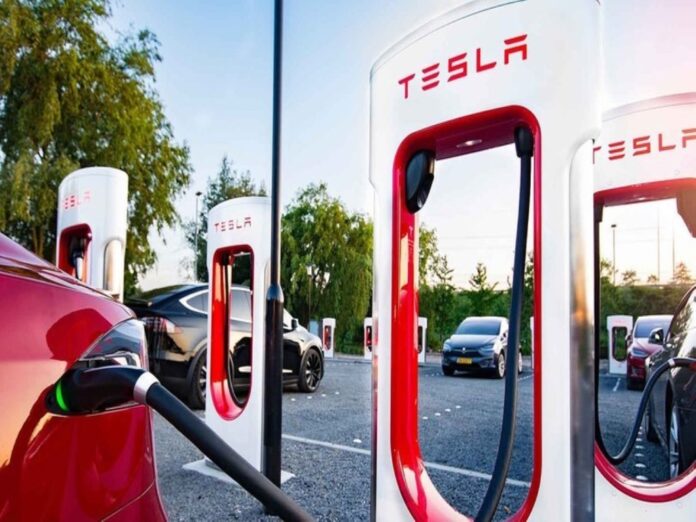 Tesla’dan Rakiplerine Ortak Şarj Konektörü Çağrısı