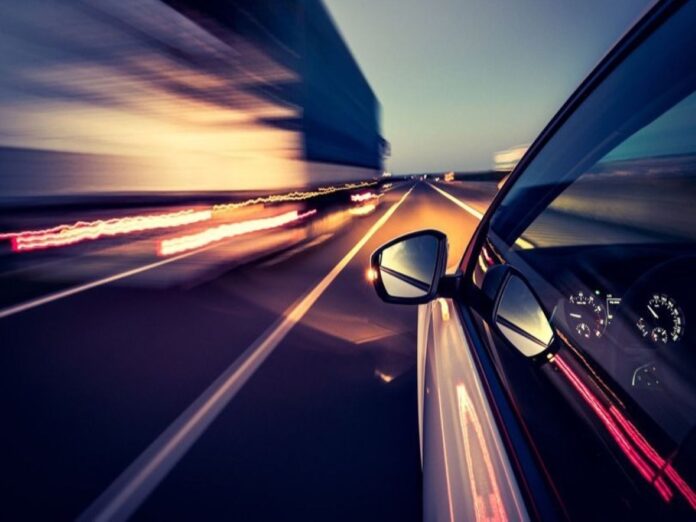 Elektrikli otomobiller uzun yolda kaç kilometre gidebiliyorlar?