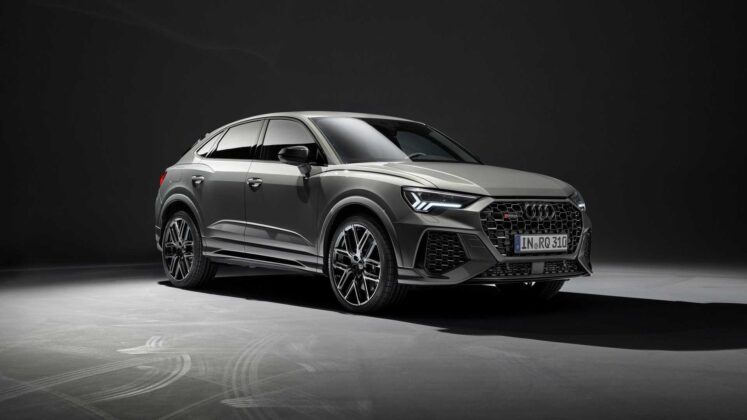 Audi RS Q3 10. Yıl &Ouml;zel Versiyonu yandan g&ouml;r&uuml;n&uuml;m
