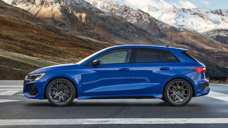 Audi RS3 Performance Edition yandan g&ouml;r&uuml;n&uuml;m