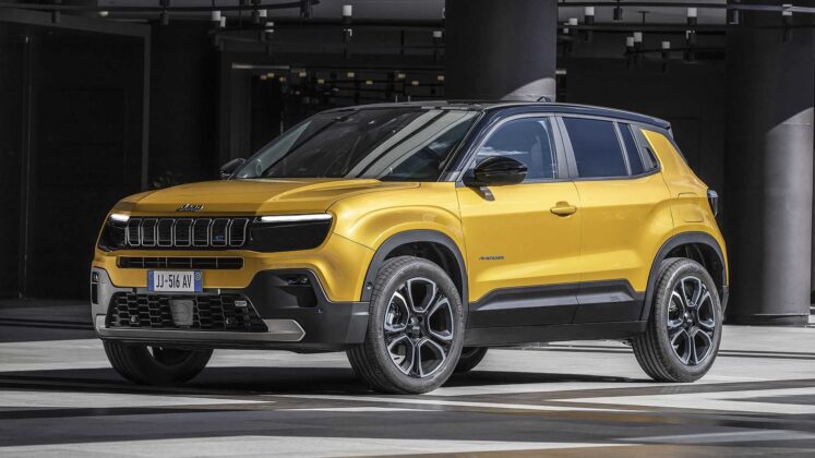 Jeep Avenger sarı renk yandan g&ouml;r&uuml;n&uuml;m