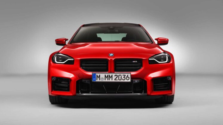 2023 BMW M2 &ouml;nden g&ouml;r&uuml;n&uuml;m