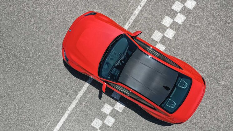 2023 BMW M2 &uuml;stten g&ouml;r&uuml;n&uuml;m