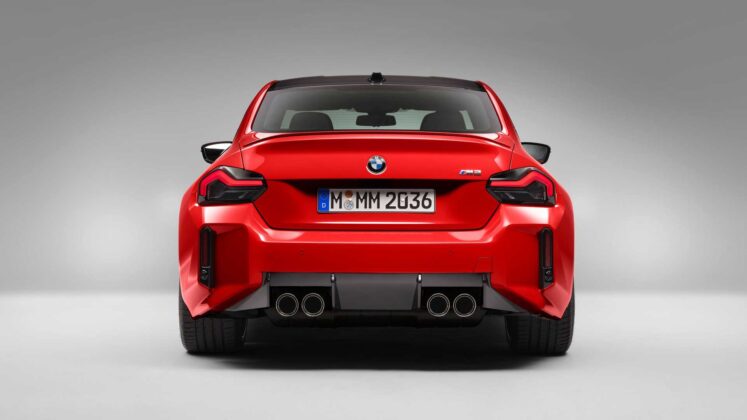 2023 BMW M2 arkadan g&ouml;r&uuml;n&uuml;m