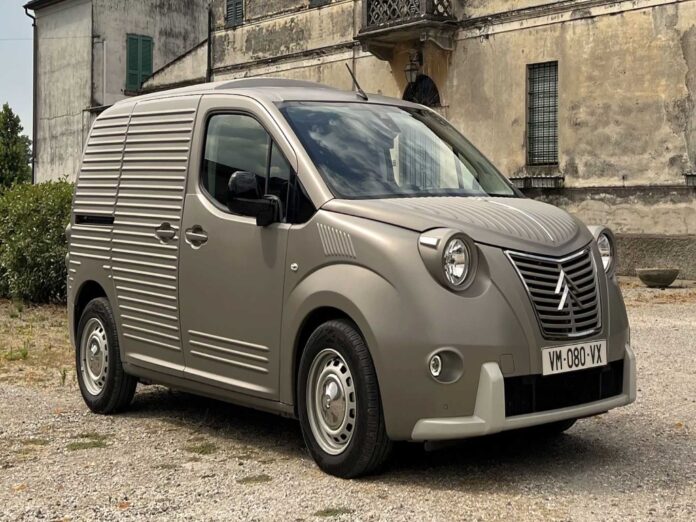 Citroen Berlingo 2CV Fourgonnette, önden görünüm