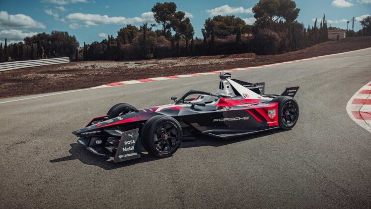 Porsche 99X Gen3 Formula E aracı yandan g&ouml;r&uuml;n&uuml;m