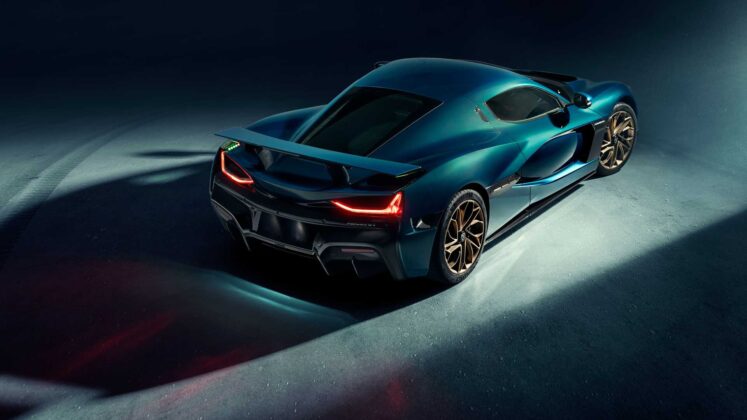 Rimac Nevera arkadan g&ouml;r&uuml;n&uuml;m