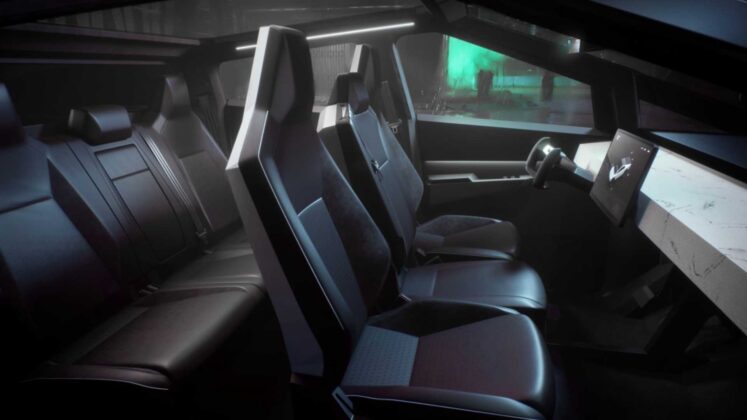 Tesla Cybertruck i&ccedil; mekan