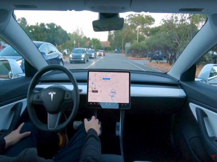 Tesla Tam Otonom Sürüş Özelliğini Herkese Getiriyor!