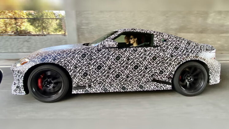 Nissan Z Nismo yandan g&ouml;r&uuml;n&uuml;m