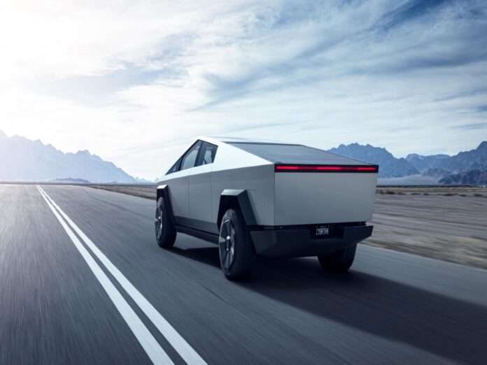 Tesla Cybertruck SUV Modeli İçin Kolları Sıvadı