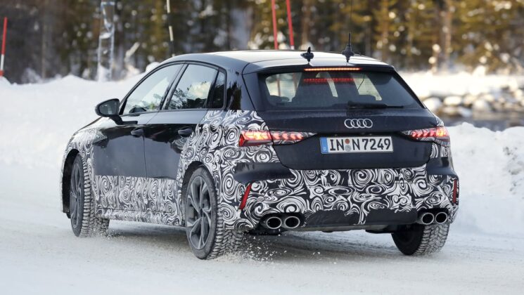 Makyajlı Audi S3 arkadan g&ouml;r&uuml;n&uuml;m