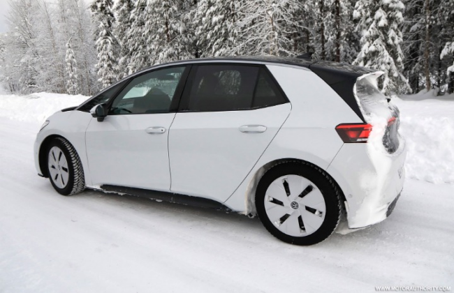 Makyajlı Volkswagen ID.3 yandan g&ouml;r&uuml;n&uuml;m