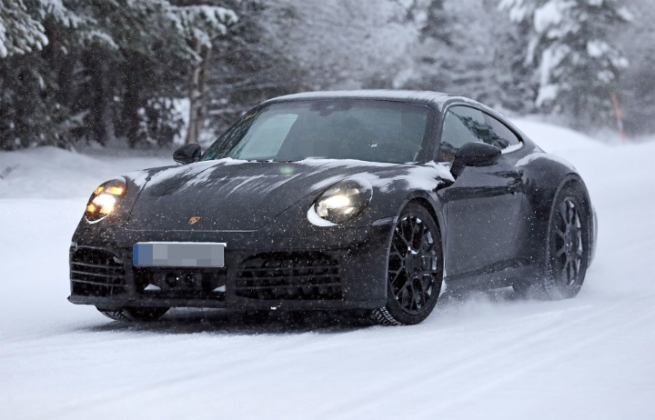 Porsche 911 yandan g&ouml;r&uuml;n&uuml;m