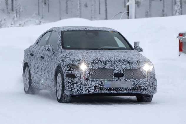 Yeni Mercedes-Benz EQA Sedan &ouml;nden g&ouml;r&uuml;n&uuml;m