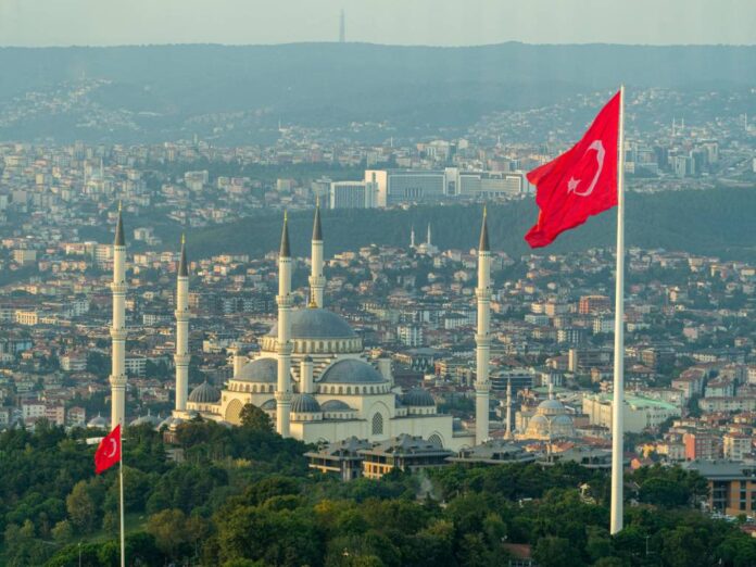 çamlıca tepesi